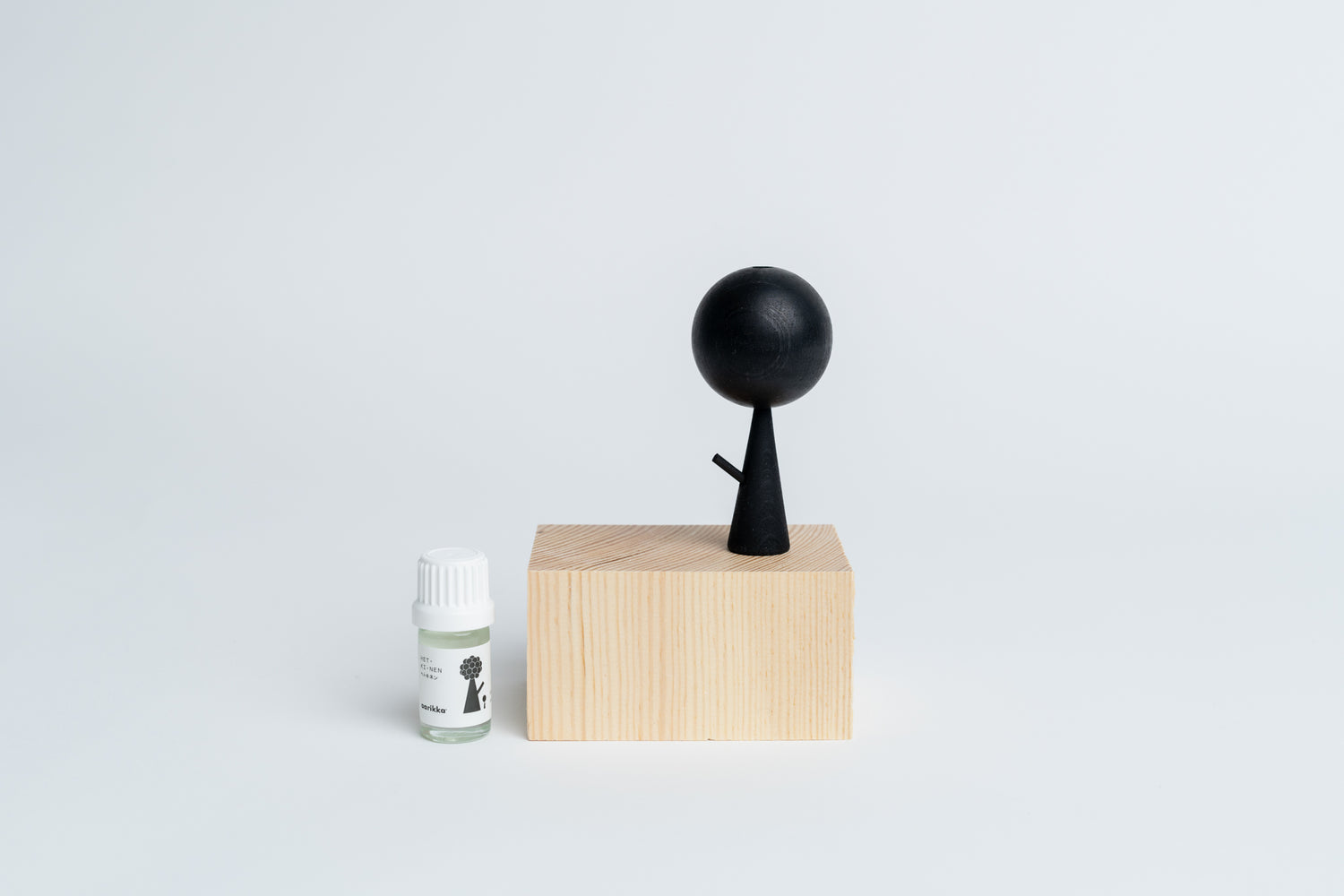 Pine Scent Tree, Black