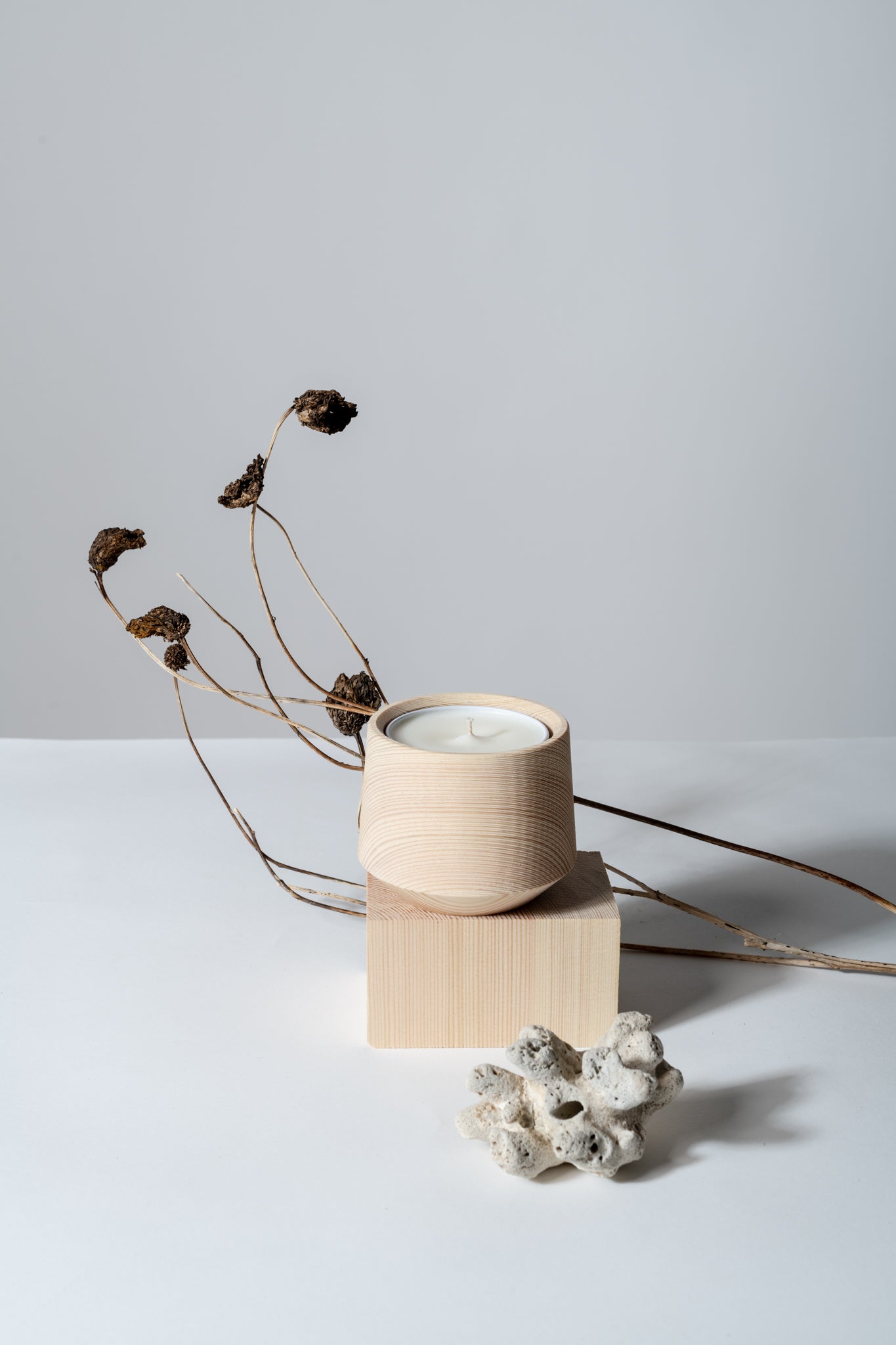 Pine Candle Vessel + Scented Candle Hiljaisuus – Hetkinen